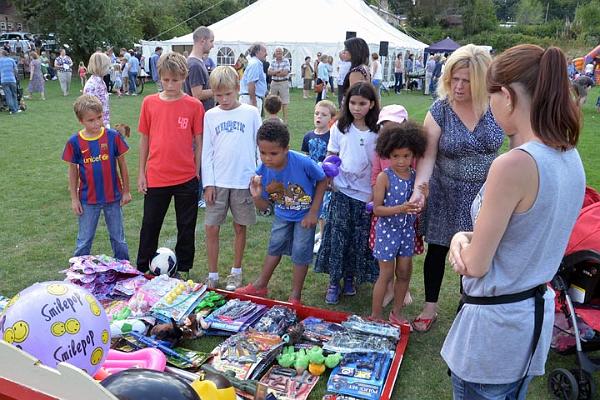 33. A popular stall.jpg